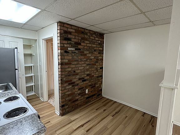 3rd image of 10 Brower Rd #102