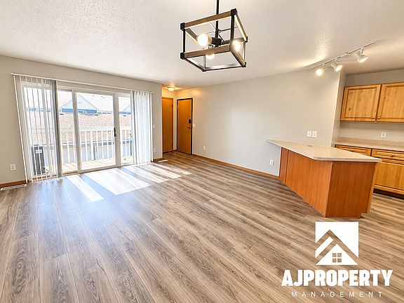 3rd image of 7003 W 56th St APT 7