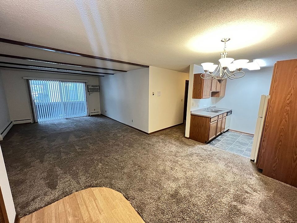 1st image of 1920 Marshall Ave APT 204
