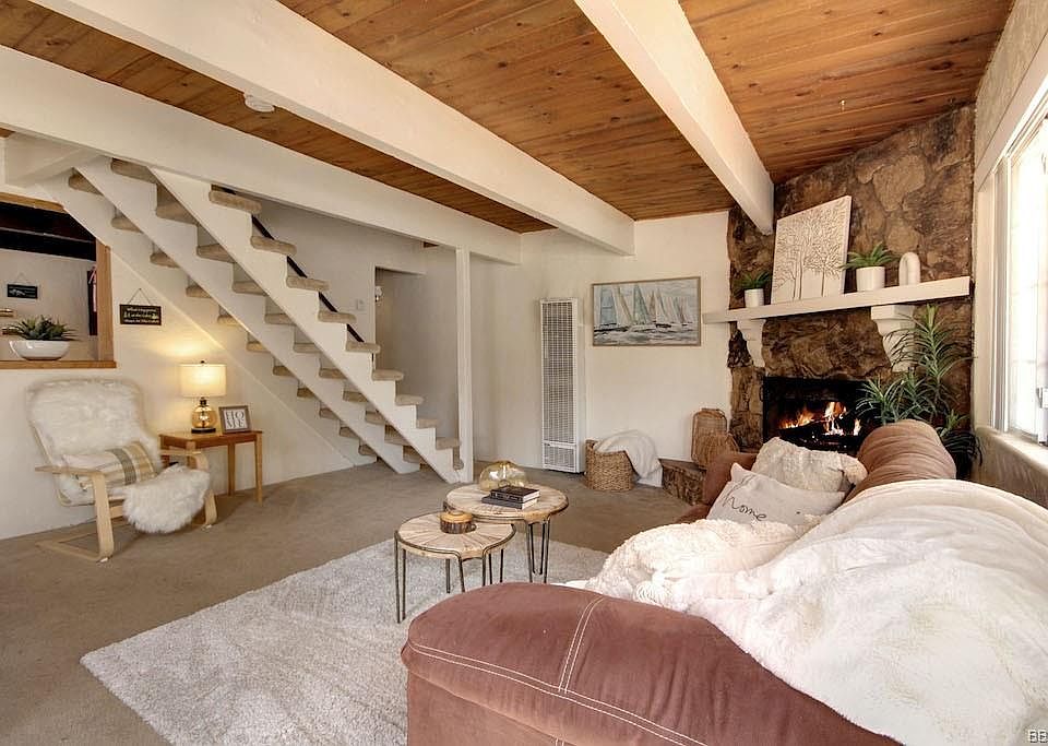 1st image of 2155 7th Ln