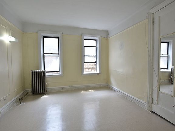 3rd image of 615 W 186th St #6E