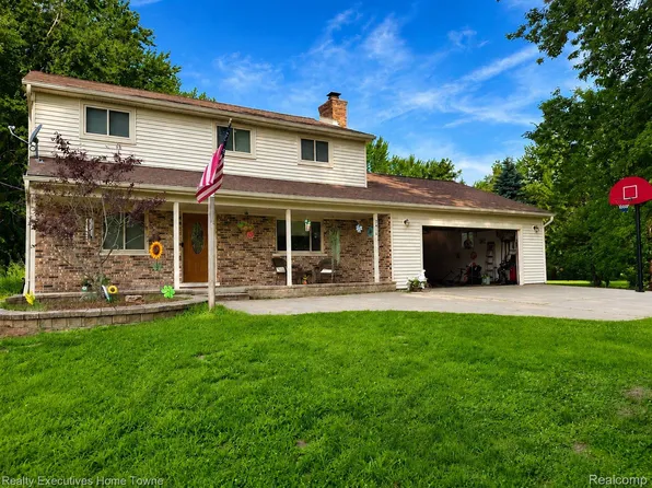 2616 Palms Rd, Columbus, MI 48063