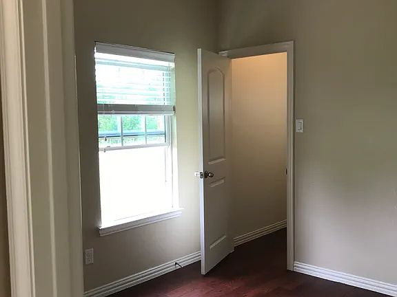 5th image of 4668 Penelope Ln