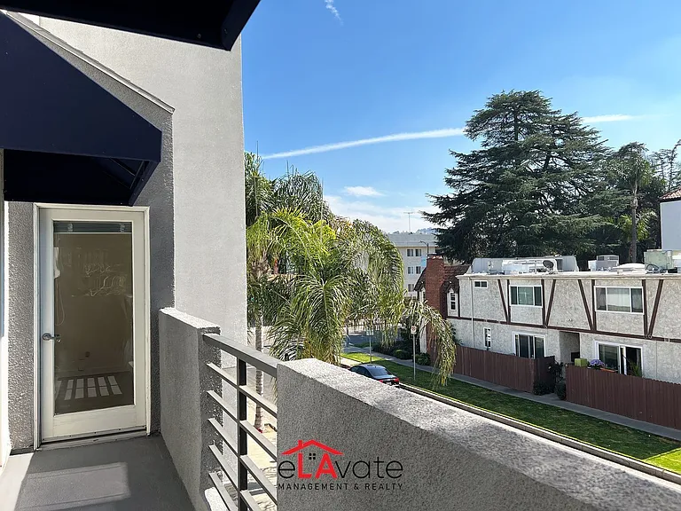 14515 Dickens St. — Photo 20