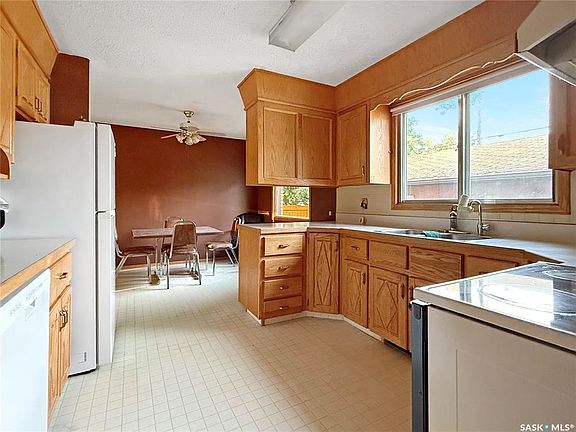 3rd image of UNIT SE-477 3rd AVENUE SE