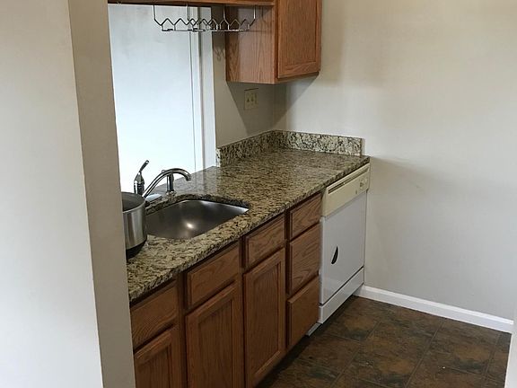 3rd image of 2308 Gladstone Ave #1