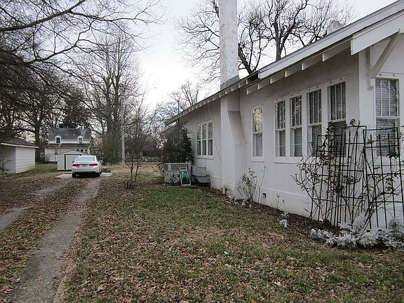 2nd image of 904 Ferguson Ave