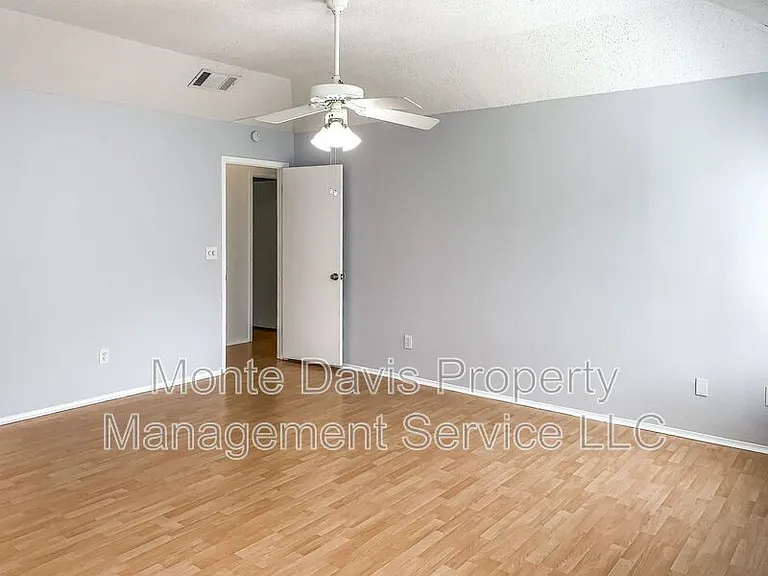 11506 Gun Fight Ln — Photo 22