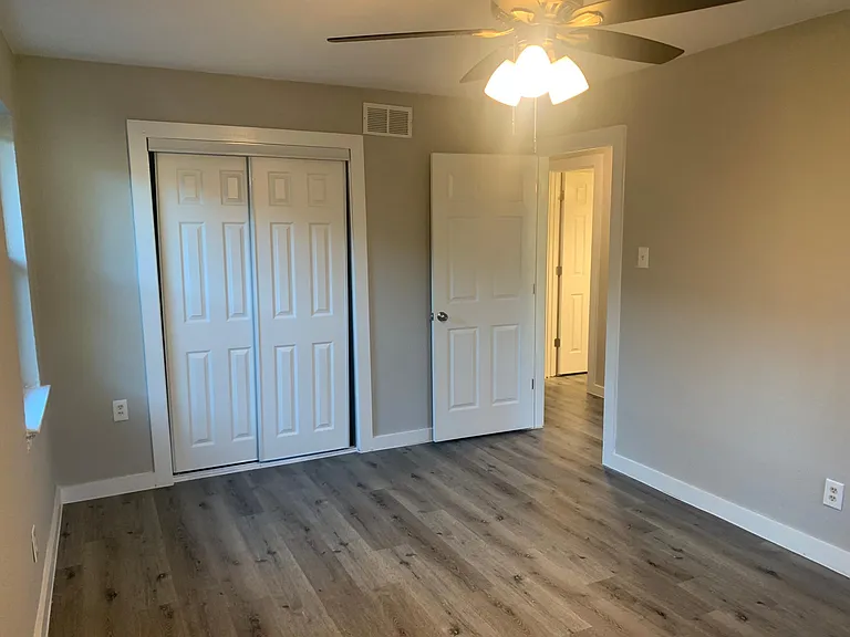 10004 Olmos Dr — Photo 24