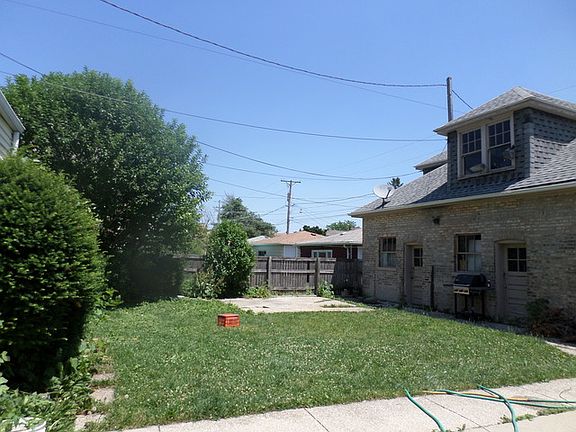 5th image of 2347 S Clarence Ave