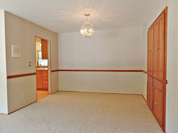 5th image of 5936 Glenwood Dr