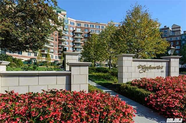 1st image of 100 Hilton Ave