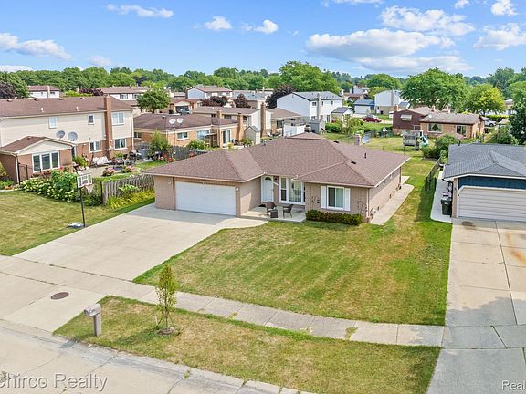 5th image of 38134 Chatham Ct