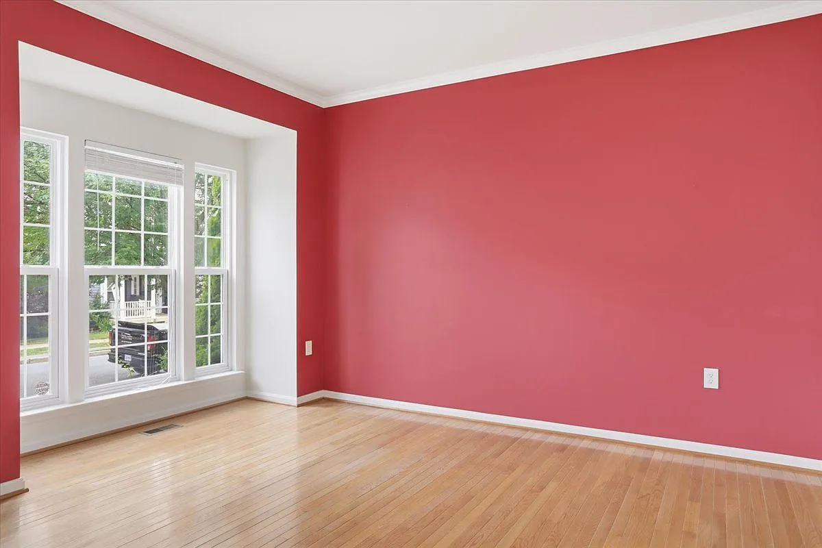 3 bed, 2.5 bath, 1976 sqft, $2,600 — Photo 3