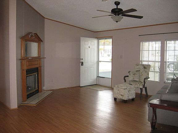 5th image of 311 SW Woodberry Ct
