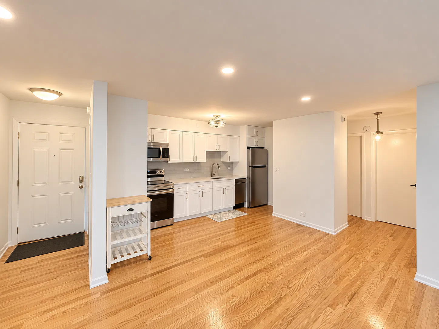 7201 W Wellington Ave — Photo 3