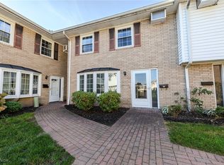 9 Meadowlawn Dr UNIT 21, Mentor, OH 44060