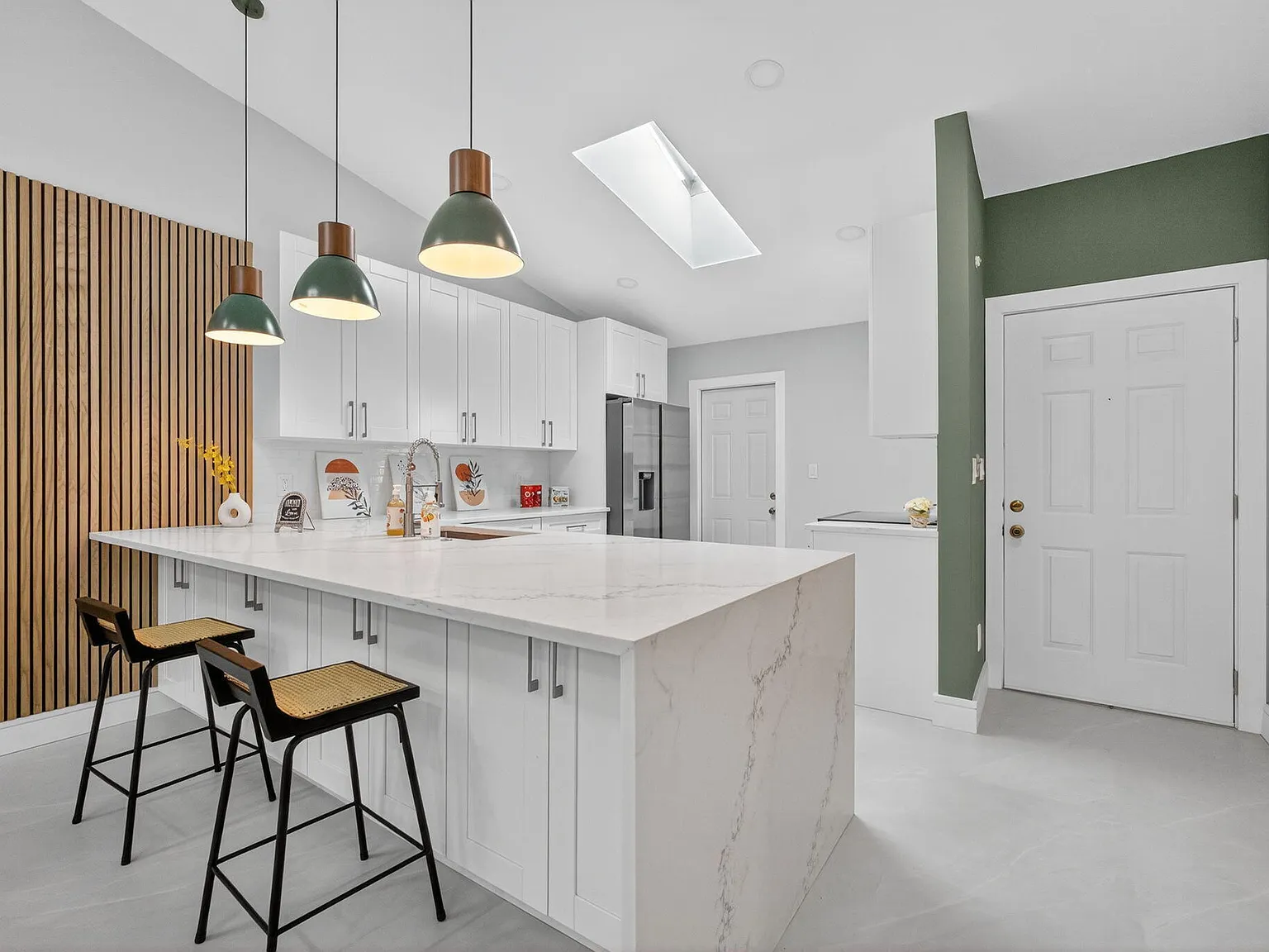 2 bed, 2.0 bath, 1340 sqft, $3,300 — Photo 3