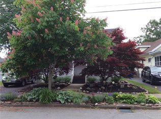 60 Henley St, Rochester, NY 14612