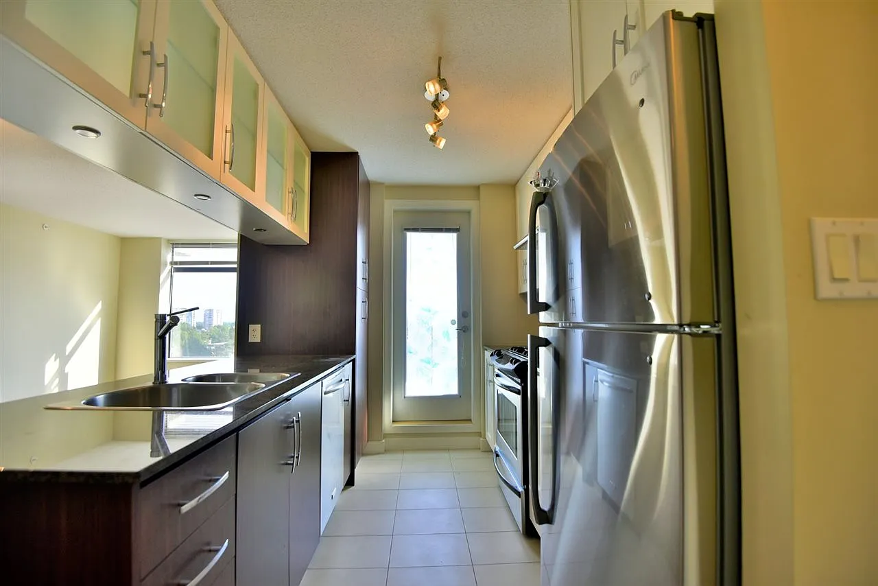 2 bed, 938 sqft, $2,800 — Photo 4
