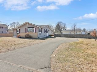 380 Oldfield Rd, Chicopee, MA 01013