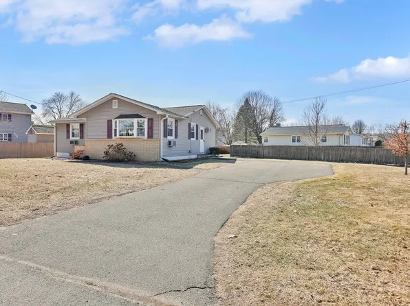 380 Oldfield Rd, Chicopee, MA 01013