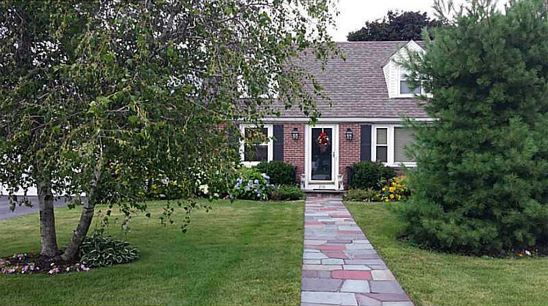 1st image of 210 Garden City Dr