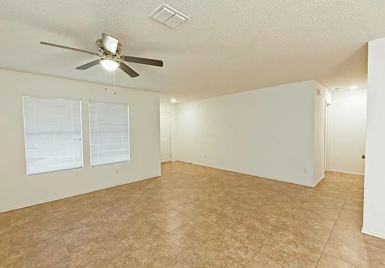 2508 Clear Brook Dr — Photo 5