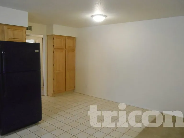 3226 N Ellis St — Photo 6