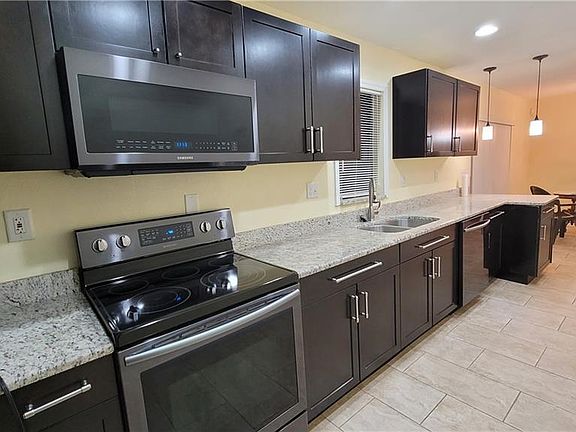5th image of 4627 Parma Ct