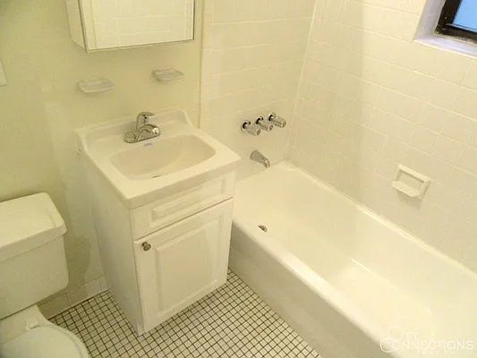 Rented by City Connections Realty | media 18