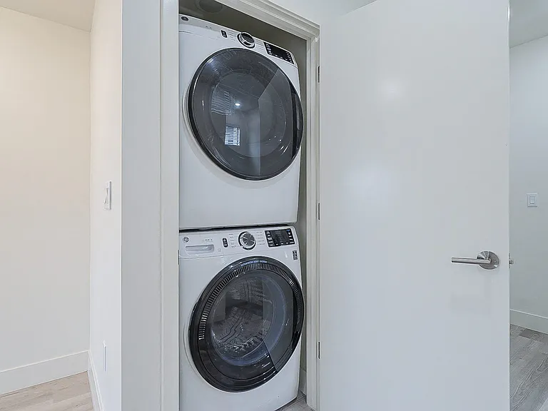 Roosevelt Luxury Townhomes — Photo 9