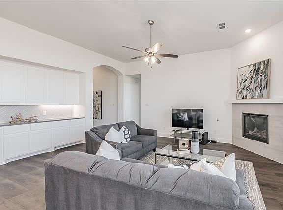 5th image of 2713 Saltwood Ct