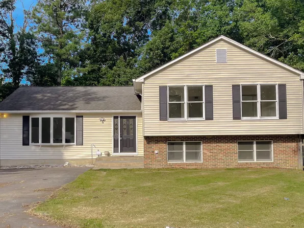 12035 Susan Ln, Lusby, MD 20657