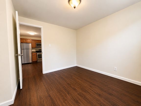 3rd image of 12 Caro St