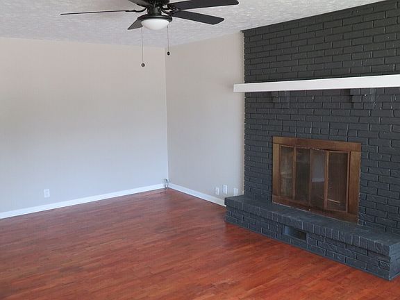 5th image of 106 N Davis St