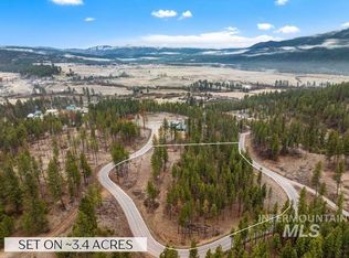 7 Pine Ln, Garden Valley, ID 83622