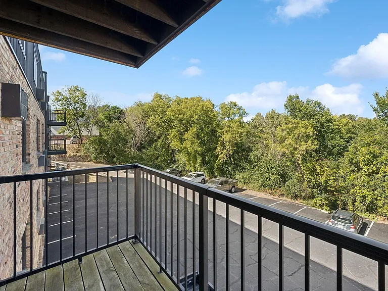 Edina Manor Apartments — Photo 29