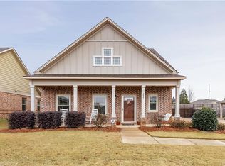 297 Meadowview Ln, Prattville, AL 36066