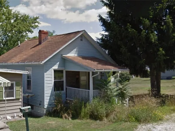 441 E Bank St, Uhrichsville, OH 44683