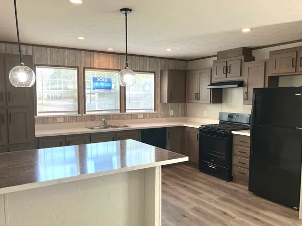 101 N Michigan St #82, Lawrence, KS 66044
