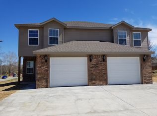 601 SW Caprington St #1, Bentonville, AR 72712