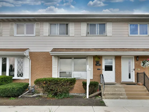 9861 Soreng Ave, Schiller Park, IL 60176