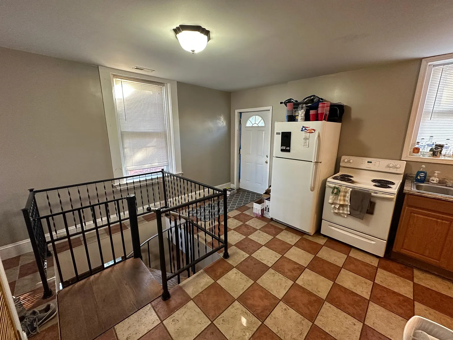 6 bed, $4,350 — Photo 3