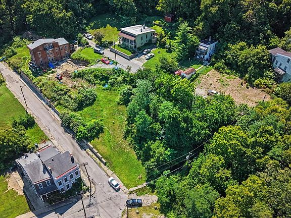 4th image of 323 Mount Hope Ave