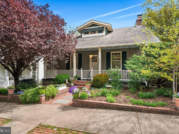 601 N View Ter, Alexandria, VA 22301