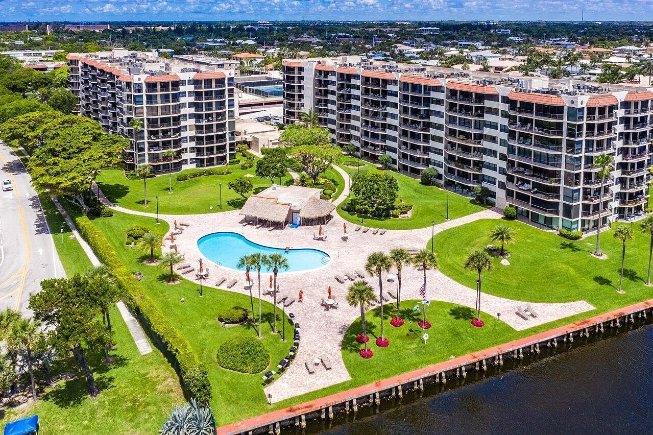 1 bed, 1.5 bath, 998 sqft, $4,500 — Photo 1