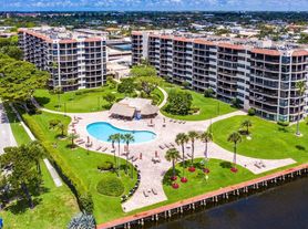 899 Jeffery St, Boca Raton, FL