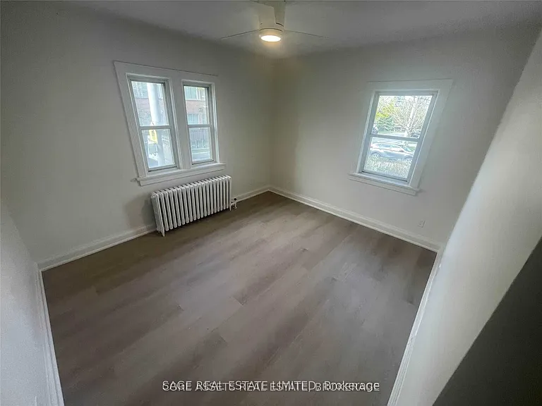 1083 Avenue Rd #4 — Photo 25
