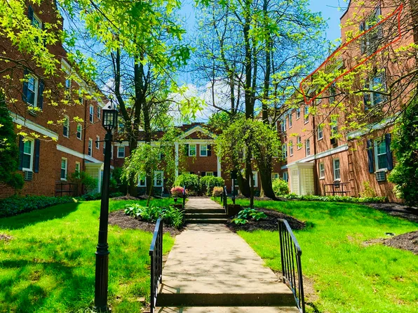 Courtyard Apartments, 19606 Van Aken Blvd #35be9ccab, Beachwood, OH 44122